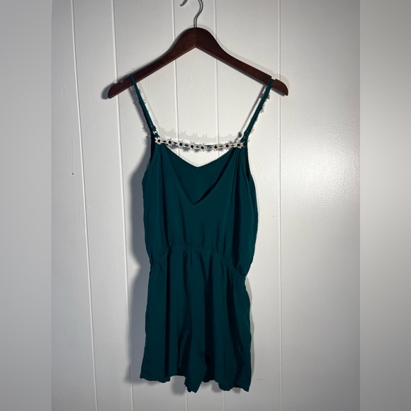 Vintage Daisy Romper - Picture 7 of 8